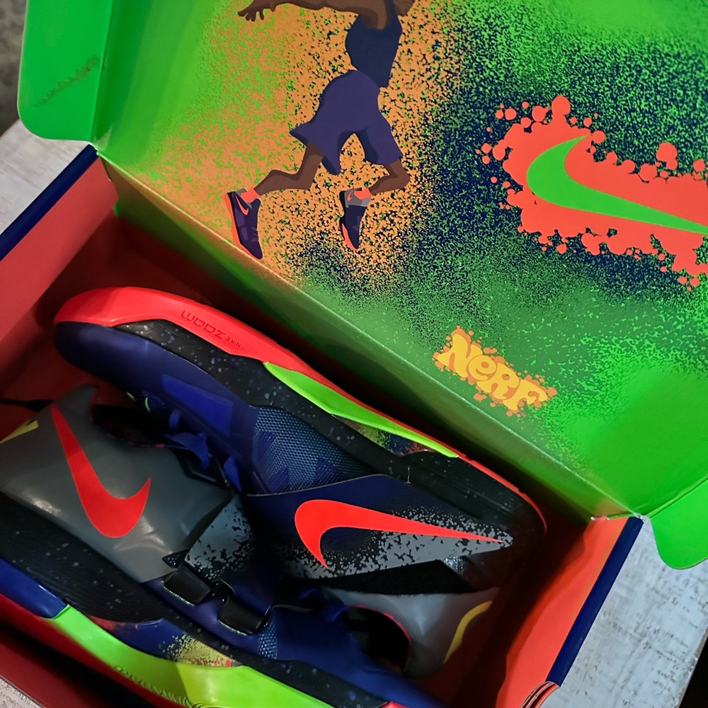 Kevin Durant 4 NERF  basketball sneakers worn 1 time for court basketball